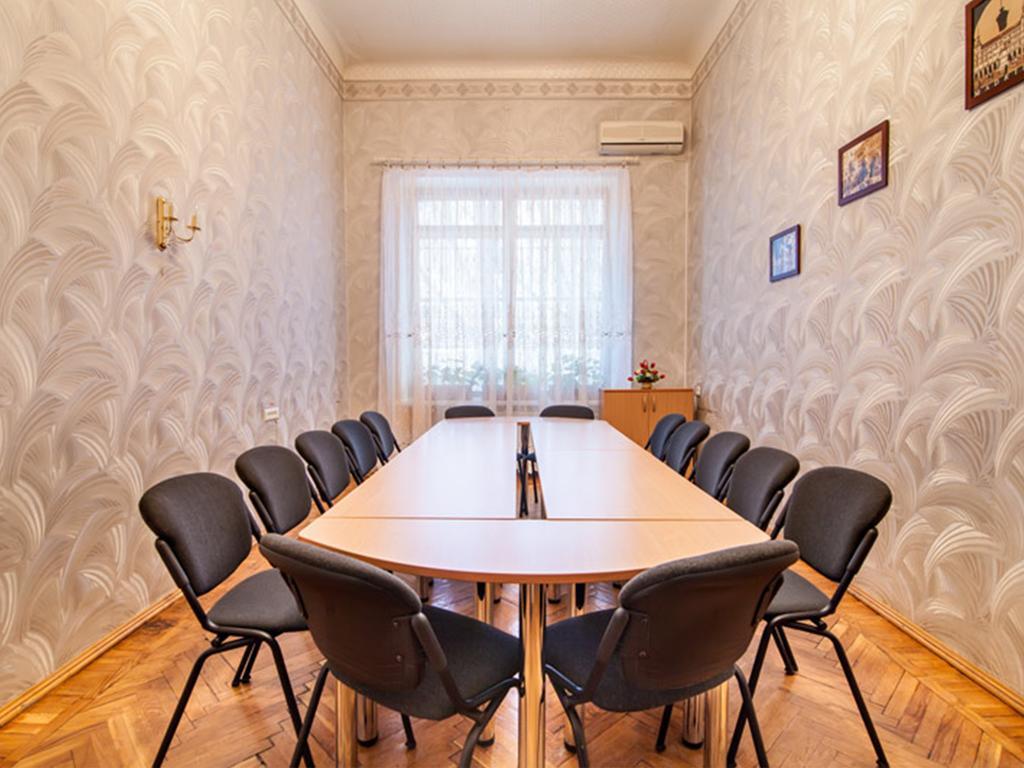 Zhovtneviy Hotel Dnipro Bagian luar foto