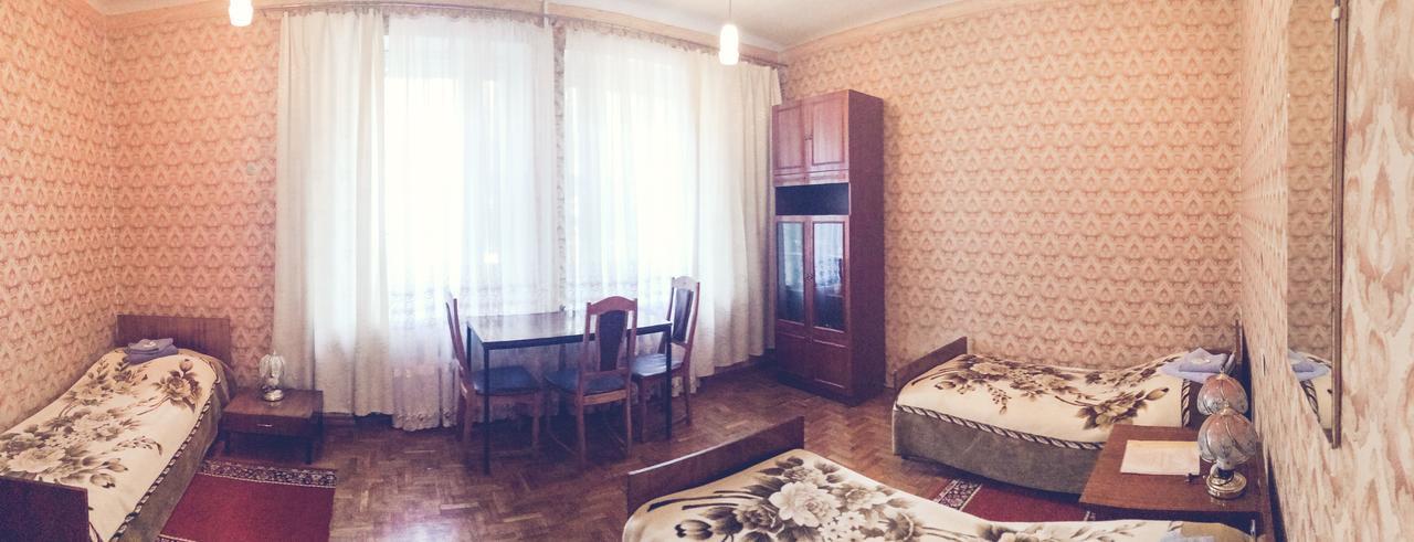 Zhovtneviy Hotel Dnipro Bagian luar foto