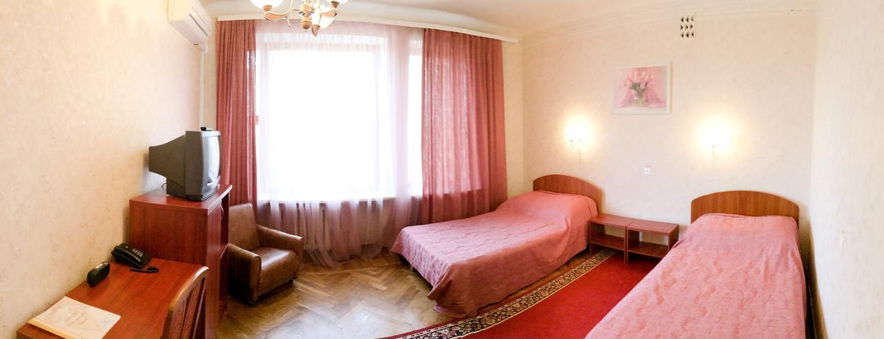 Zhovtneviy Hotel Dnipro Bagian luar foto