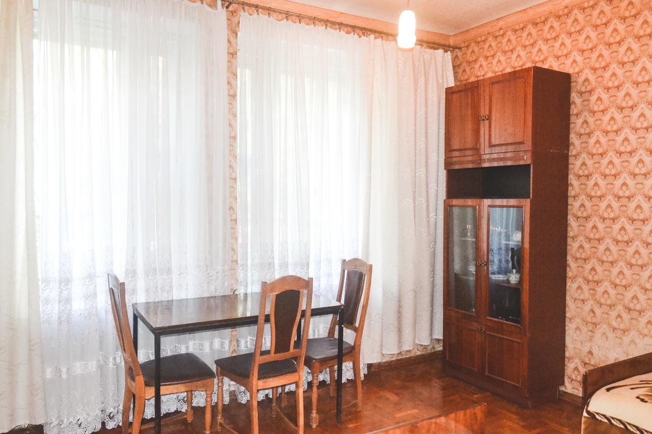 Zhovtneviy Hotel Dnipro Bagian luar foto